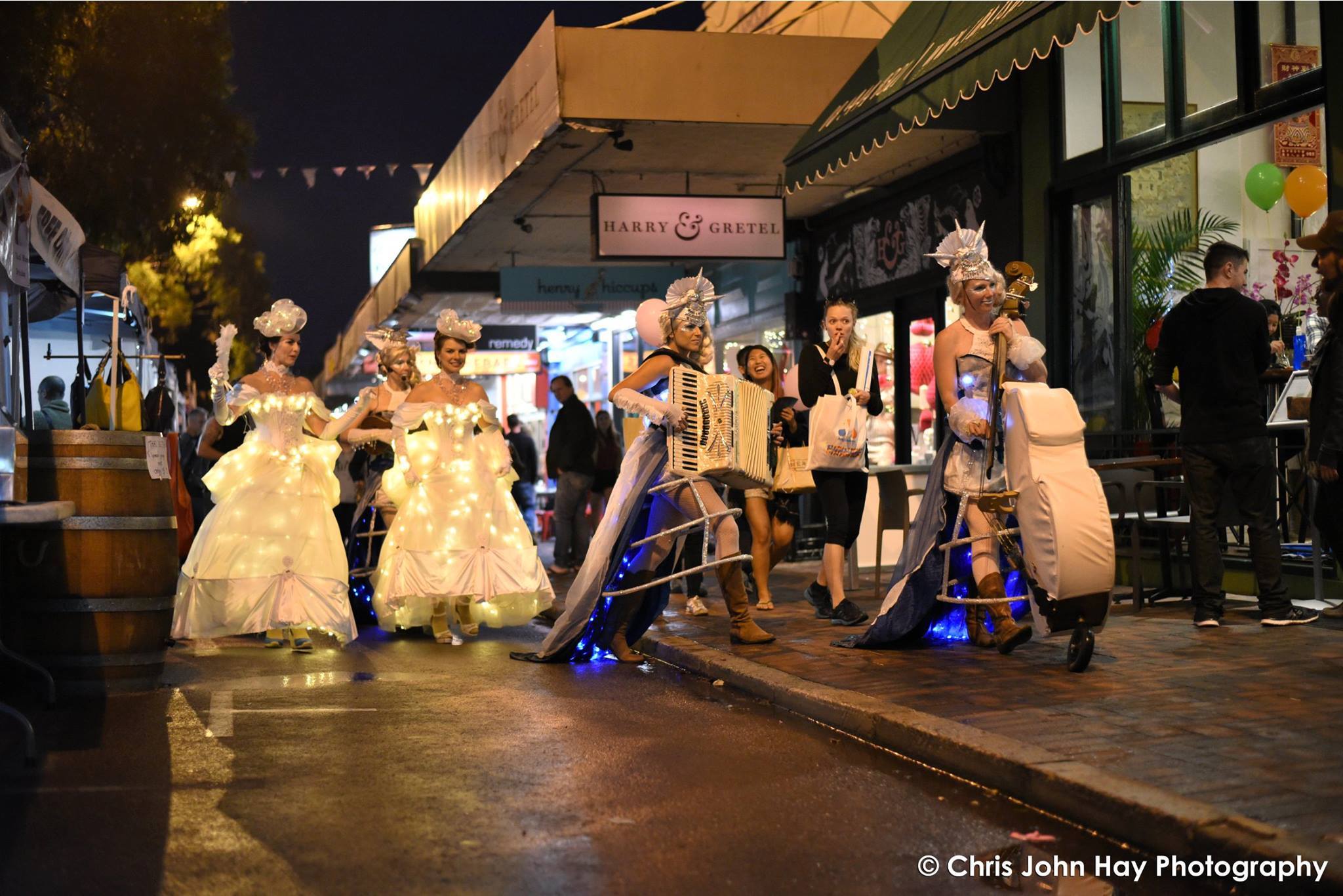 Glacius Musical Roving, roving entertainer in WA, photo 2
