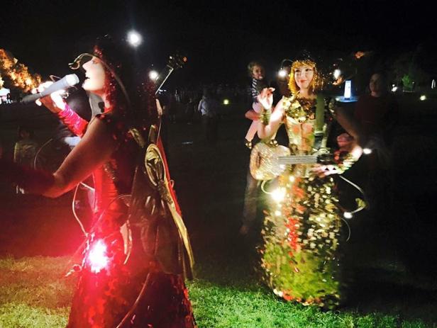 Glimmer Roving Musicians, roving entertainer in WA, photo 2