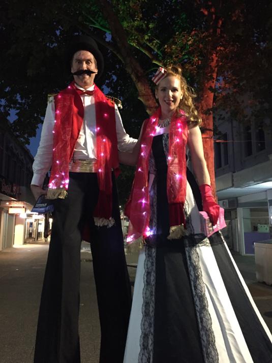 Cirque Carnival Stilt Walkers, live in WA, photo 3