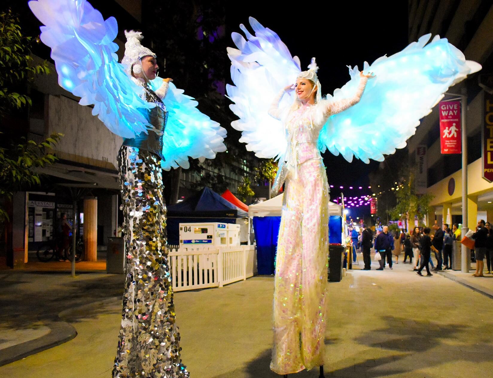 Flight Stilts, stilt walker in WA, photo 3