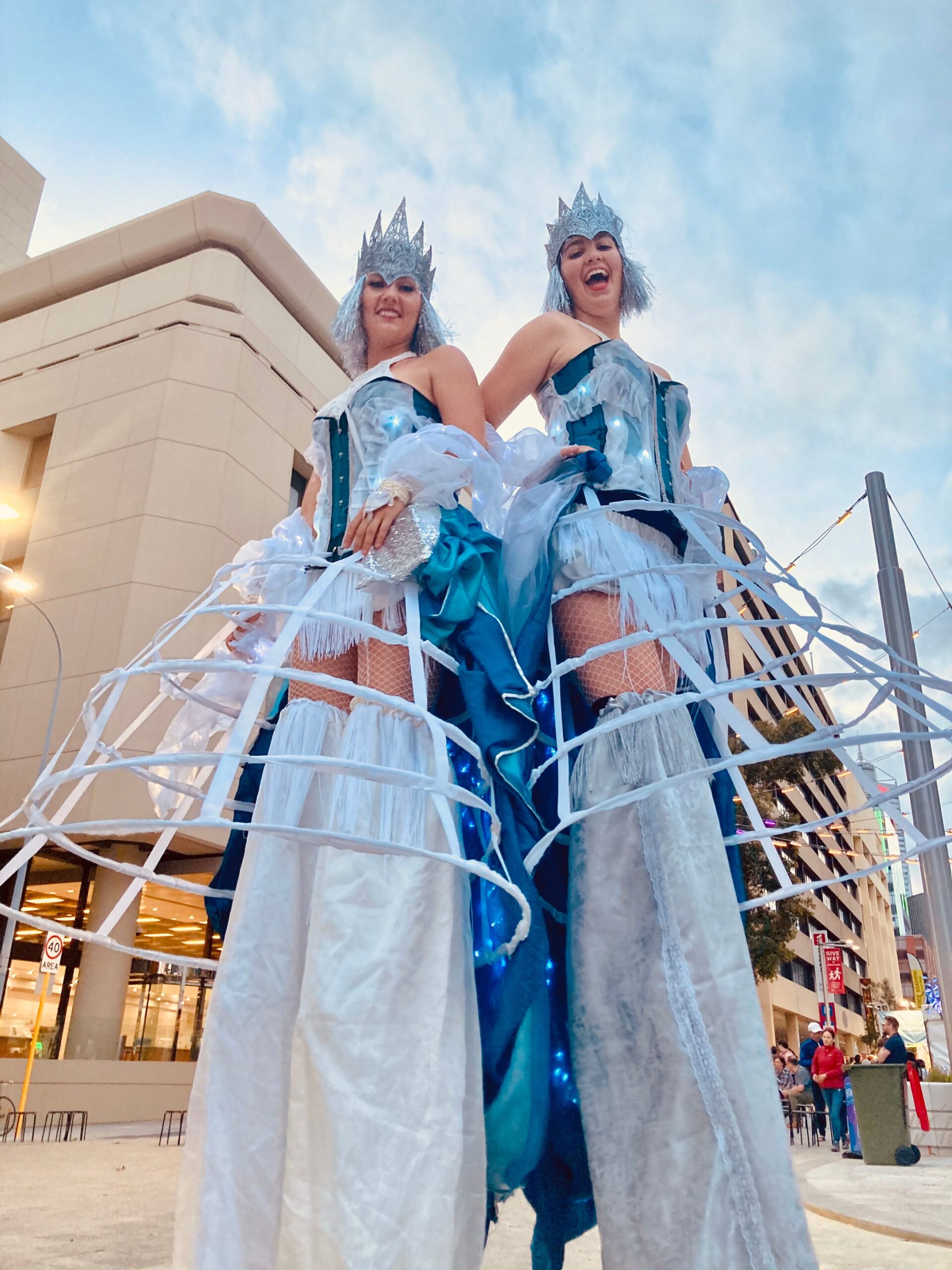 Glacius Stilt Walkers, live in WA, photo 3