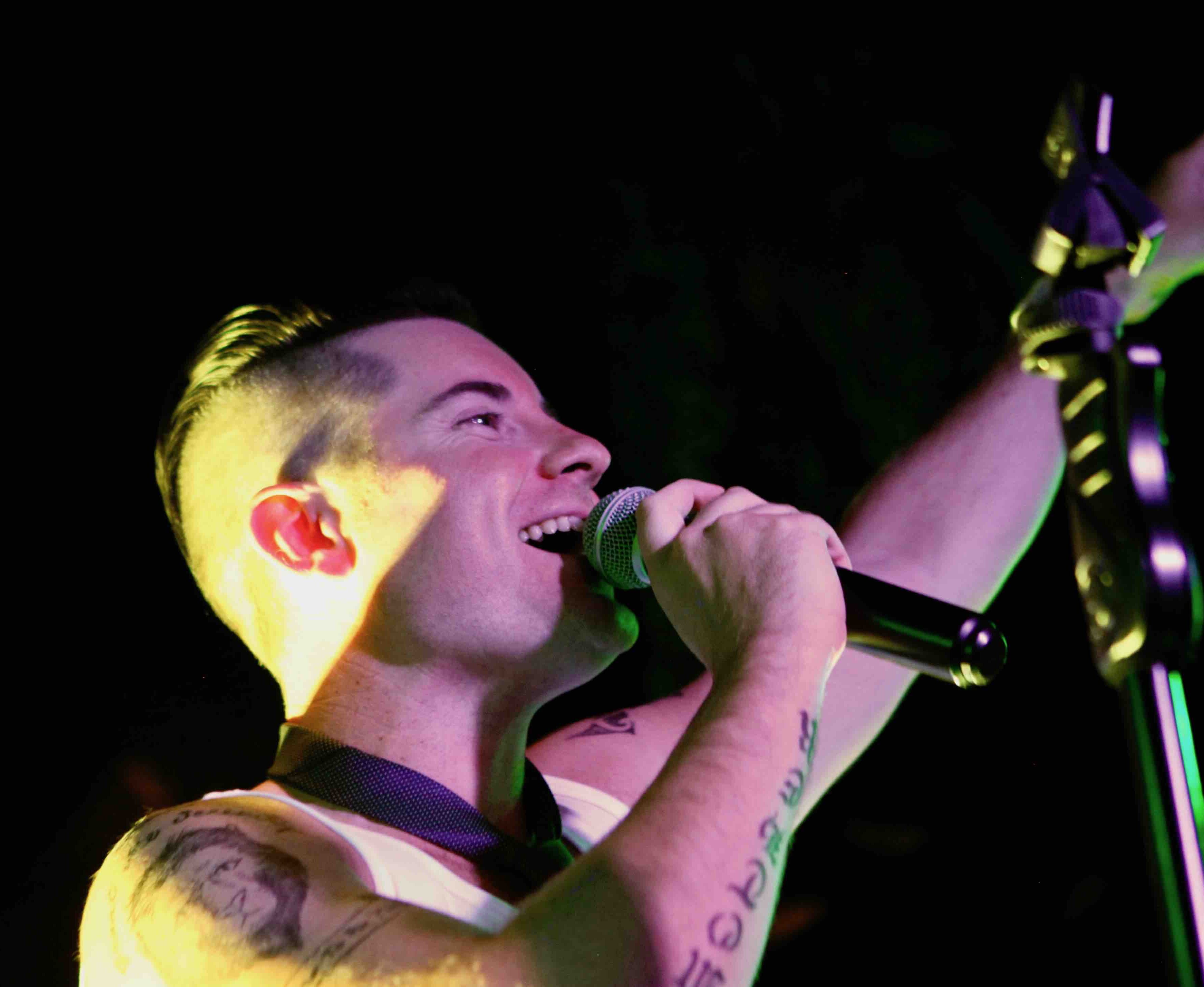 THIS IS ROBBIE! Robbie Williams Tribute, tribute band in WA