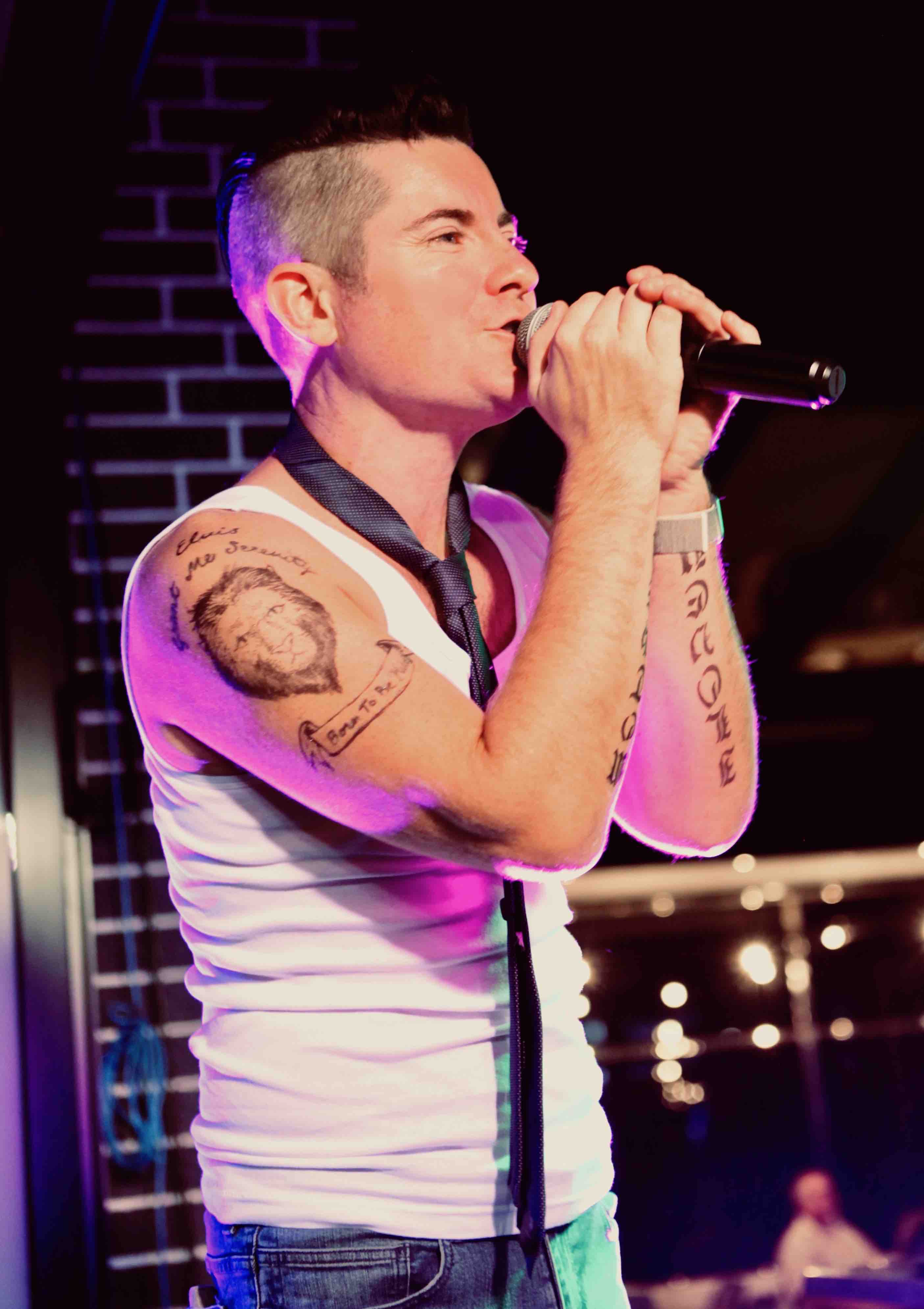 THIS IS ROBBIE! Robbie Williams Tribute, tribute band in WA, photo 3