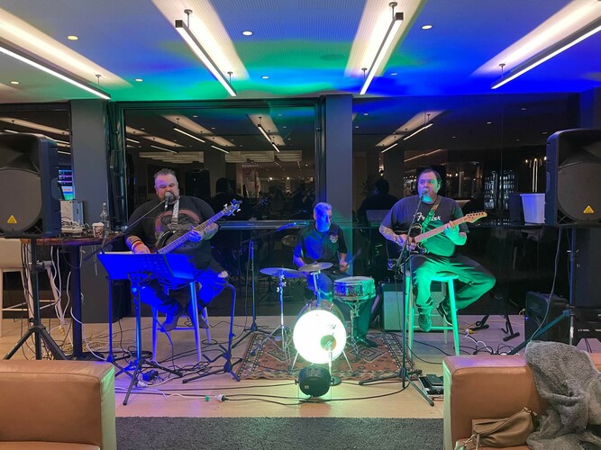 Stripped Back, cover band in Wagga Wagga, photo 3