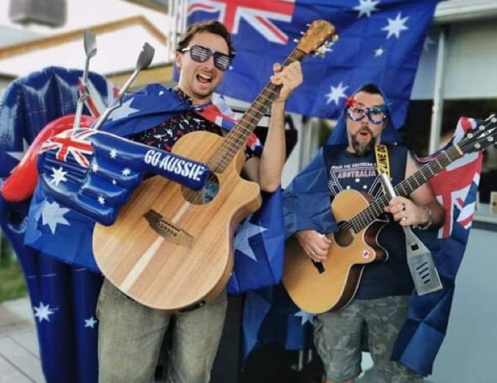Short n Curly, musical duo in Wagga Wagga