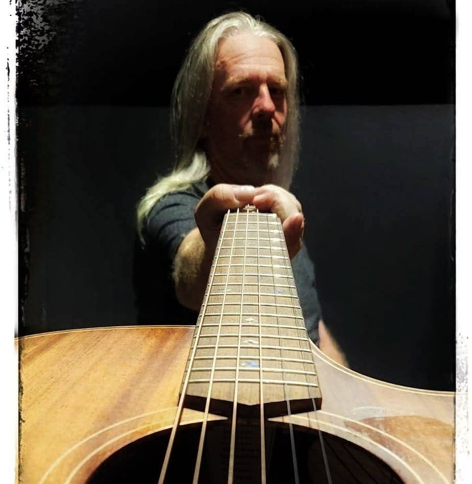 Glenn Kelly, singer-songwriter in Warrnambool