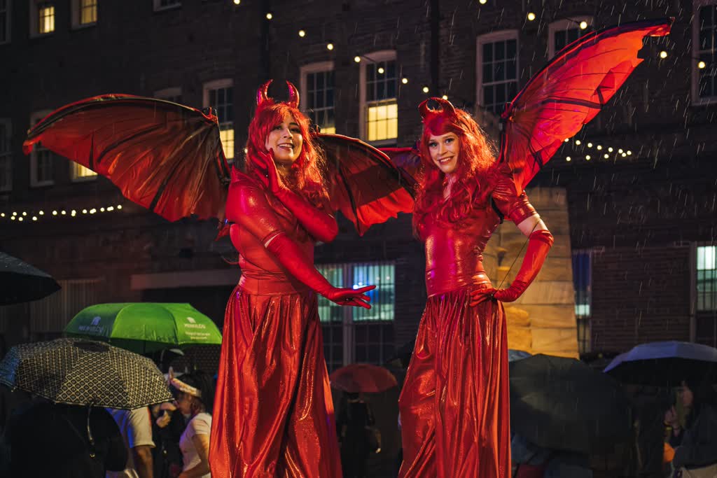Devil Darling Stilt Walkers, live in Sydney, photo 2