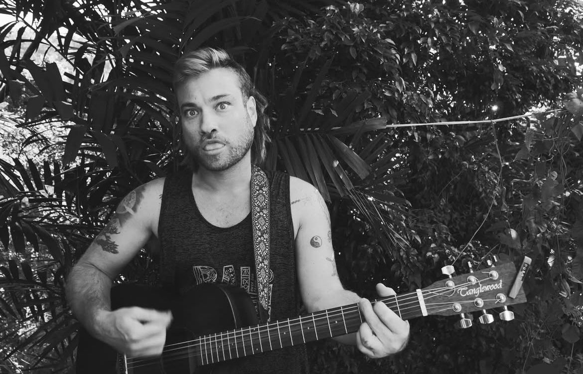 D'Arcy David, singer in Whitsundays
