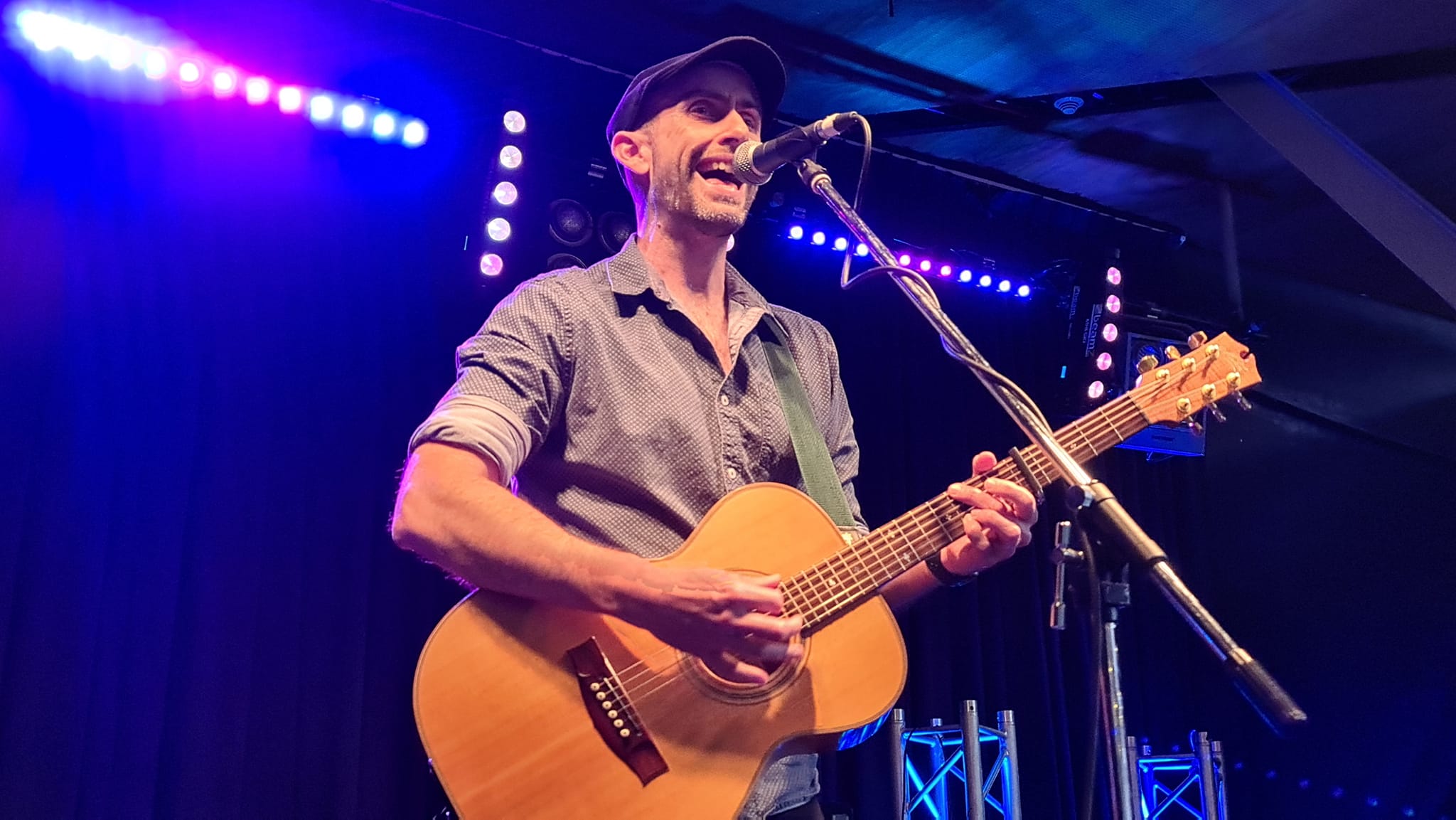Nullibi, musical soloist in Wollongong
