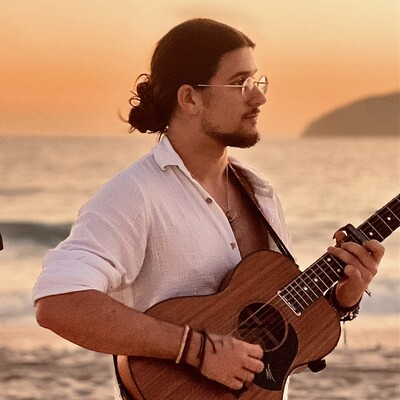 Tayvin Martins, folk singer in Wollongong, photo 2