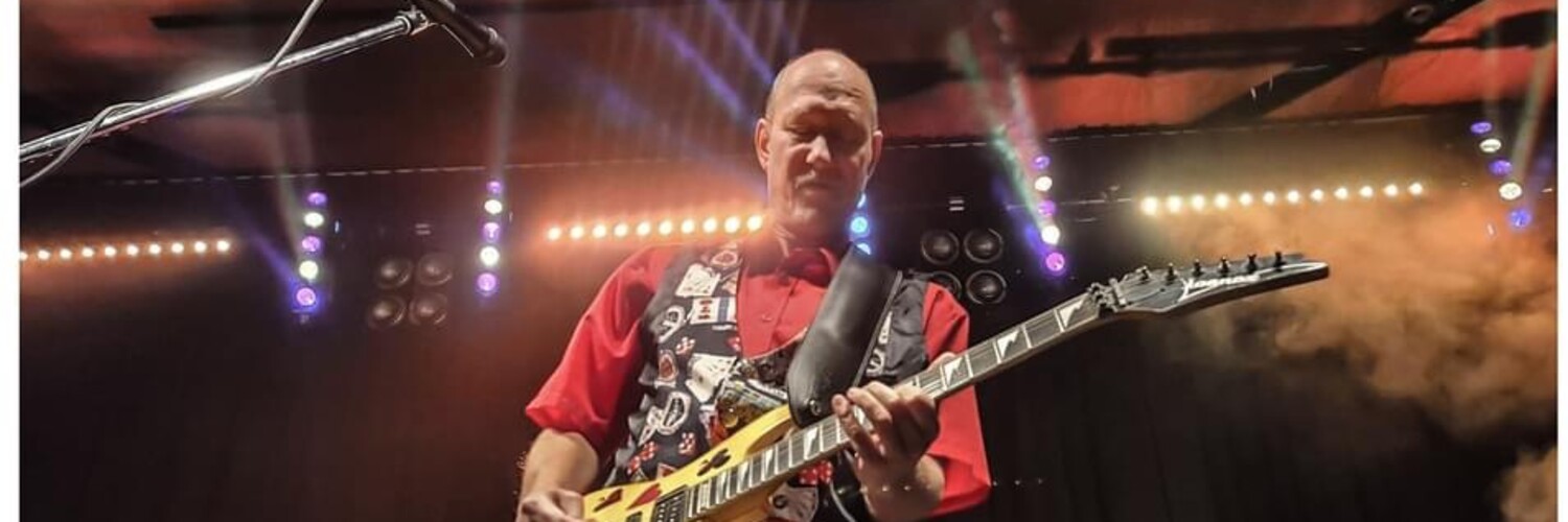 Giraffes Casino, musical soloist in Wollongong, photo 3