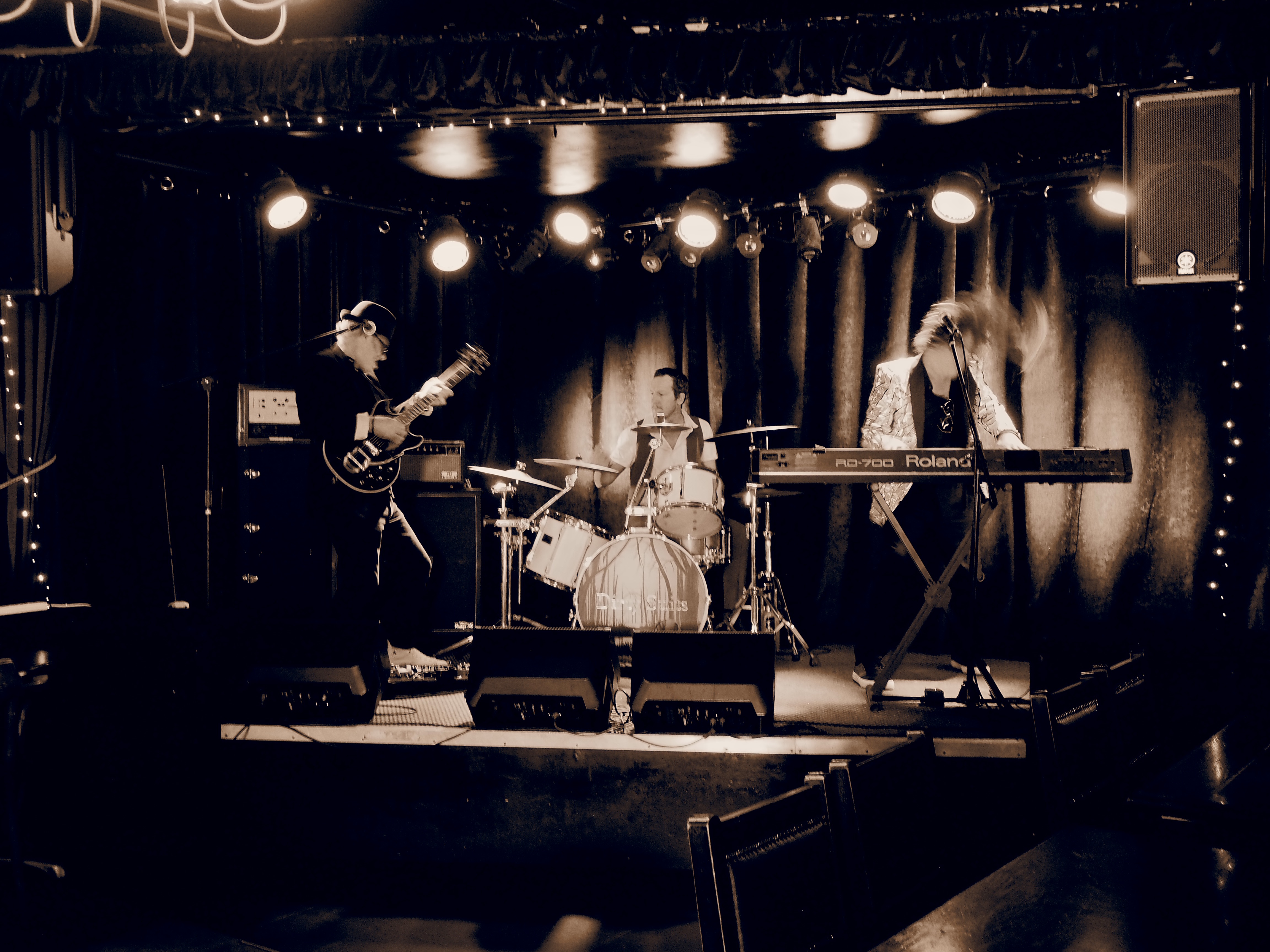 Dirty Suits, band in Wollongong