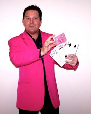 Glenn Keeley, comedy magician in Wollongong, photo 2