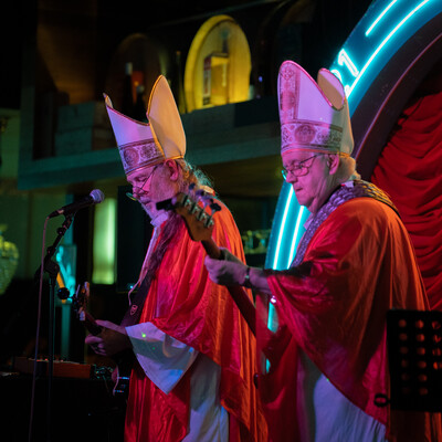 The Party Popes Show, cover band in Wollongong, photo 2