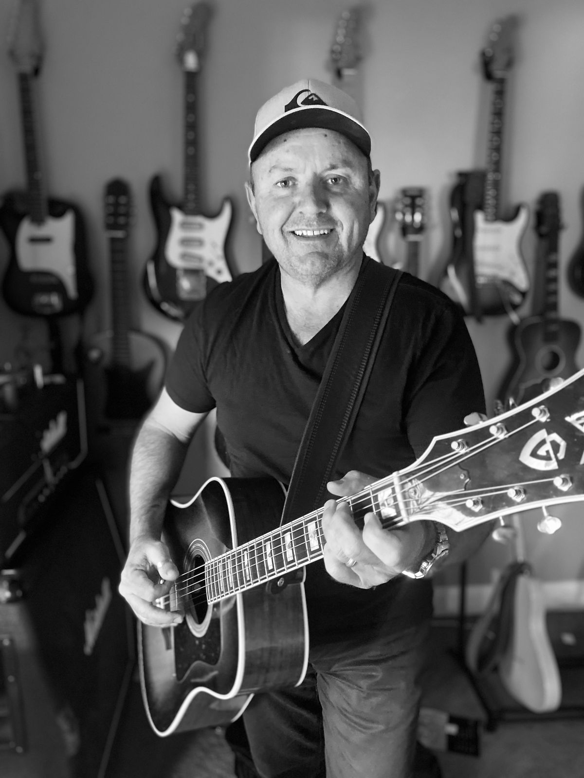 Derek Garment Music, singer-songwriter in Wollongong