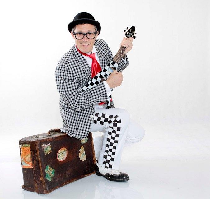Checkers The Balloonist, balloon twister in Sydney, photo 3