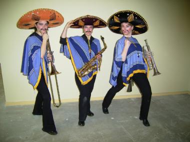 Mexicano Chicas, brass band in Melbourne, photo 2